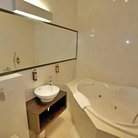 Grand فندق 4*